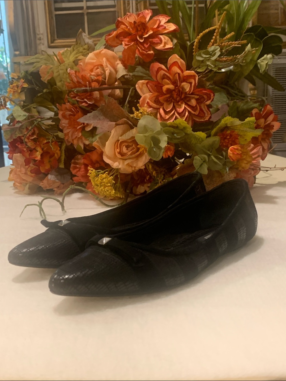 White House Black Market leather/Suede black suede flats size 8 M